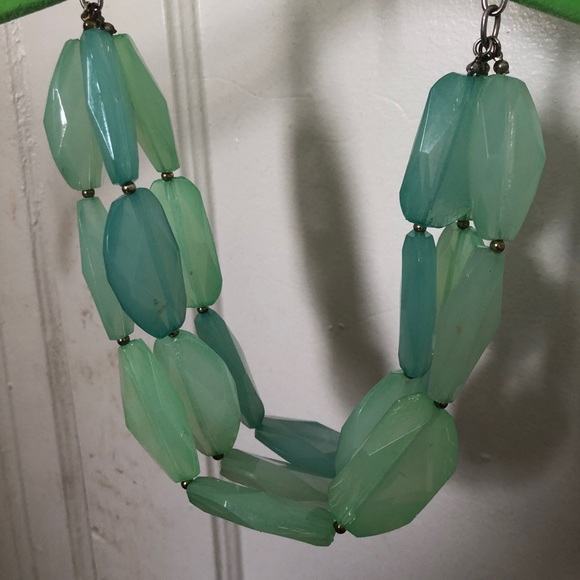 Chunky statement necklaces - Picture 3 of 3